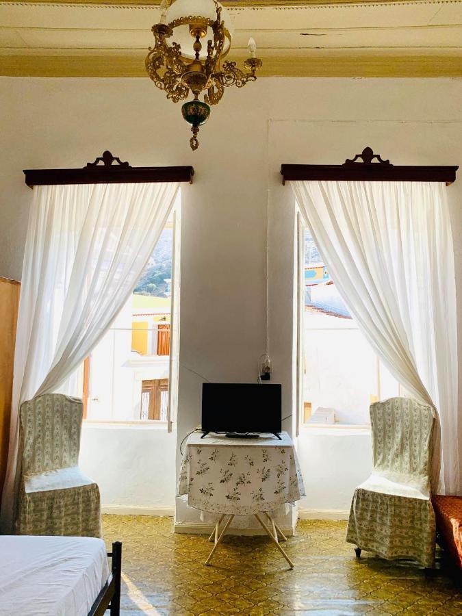 Marthas Traditional House Сімі Екстер'єр фото