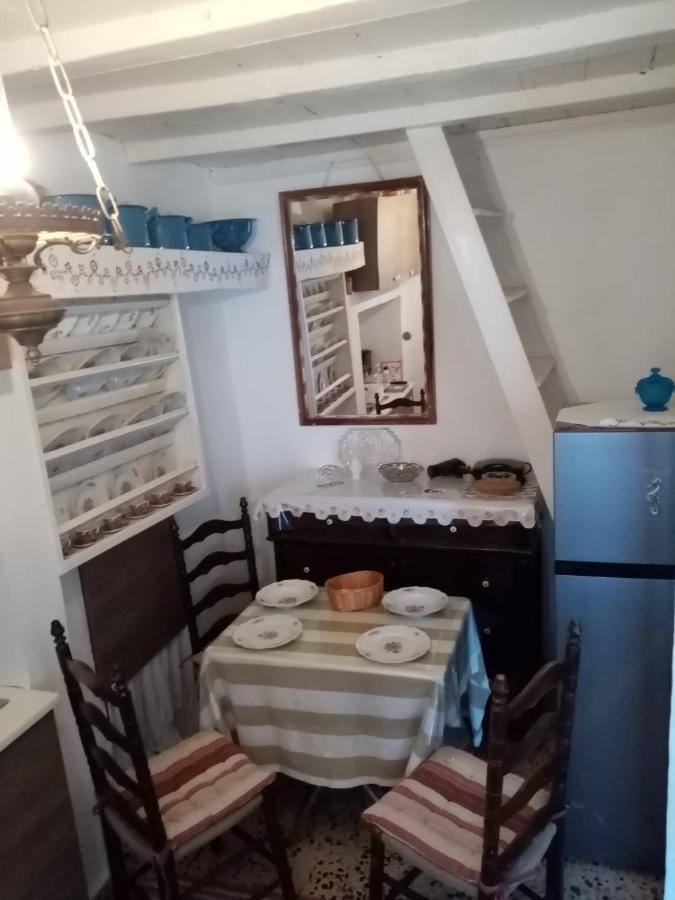 Marthas Traditional House Сімі Екстер'єр фото